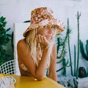 Billabong x The Salty Blonde bucket hat